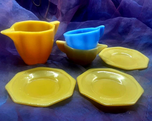Octagonal Yellow Akro Agate Child Toy plate Slag Glass 3-1/2" + blue cup pitcher