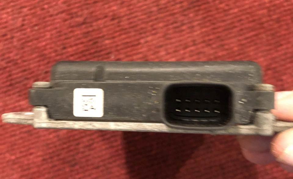 2016-2018 LEXUS ES300H/ES350 OEM BLIND SPOT MONITOR SENSOR-88162-06021-USED Foto 4 de 4