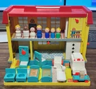Vintage 1976 Fisher Price Children's Hospital Little People #931