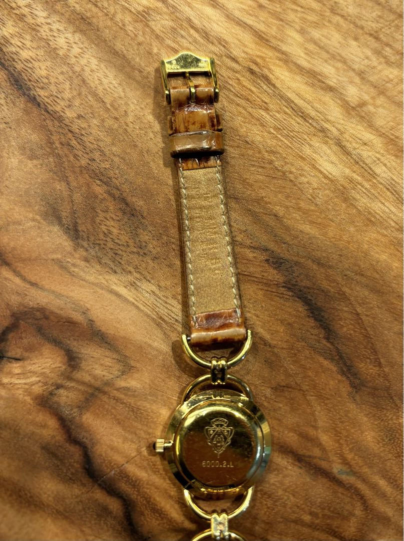 Gucci 6000.2.L Analog Quartz Women Women'S Watch T0107 Gucci 6000.2.L Analog Quartz Women Women'S Watch T0107