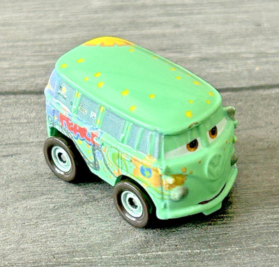 Disney Pixar Cars Mini Adventures FILLMORE Van Tiny Figur Spielzeugauto 2017 Mattel