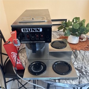 BUNN VP17-3 Commercial Pourover Coffee Brewer 3 Warmers Cup Warming Surface