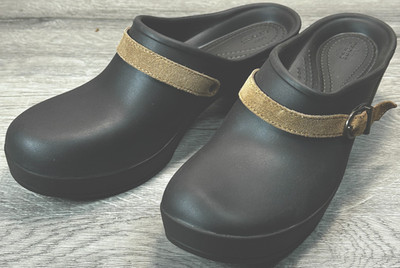 CROCS Sarah Dual Comfort Clogs Women Size 10 Espresso with Suede Strap Worn 2X's