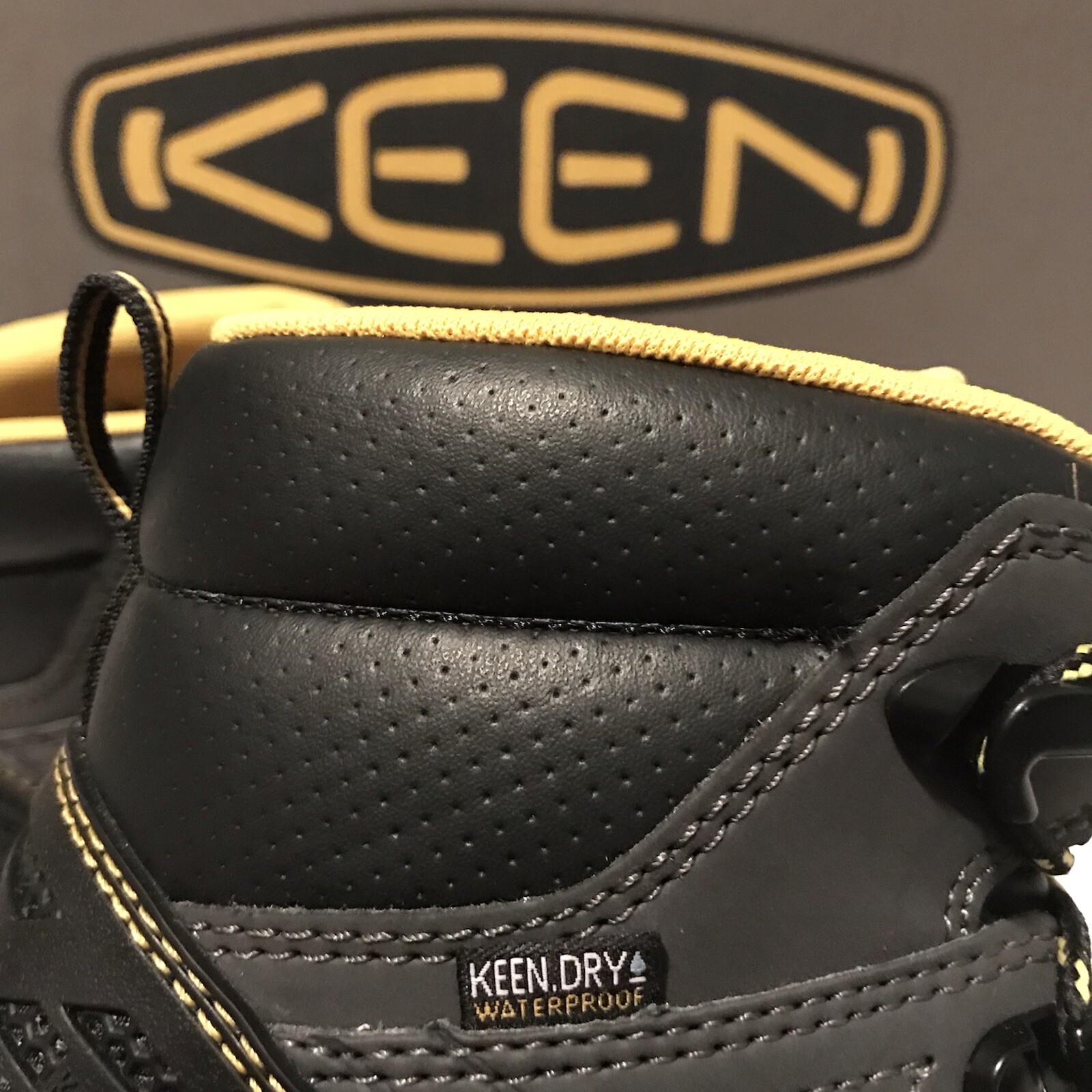 Stivali NUOVI KEEN UTILITY Uomo Taglia 8 LARGHI Logandale Impermeabili Punta Acciaio 1017828