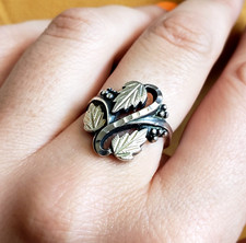 WHEELER MANUFACTURING Vintage Sterling Silver Ring Size 8 Womens Grape Leaves