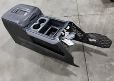 2017-2019 Chevy Silverado 25003500 Front Floor Center Console Wo Entertain Oem