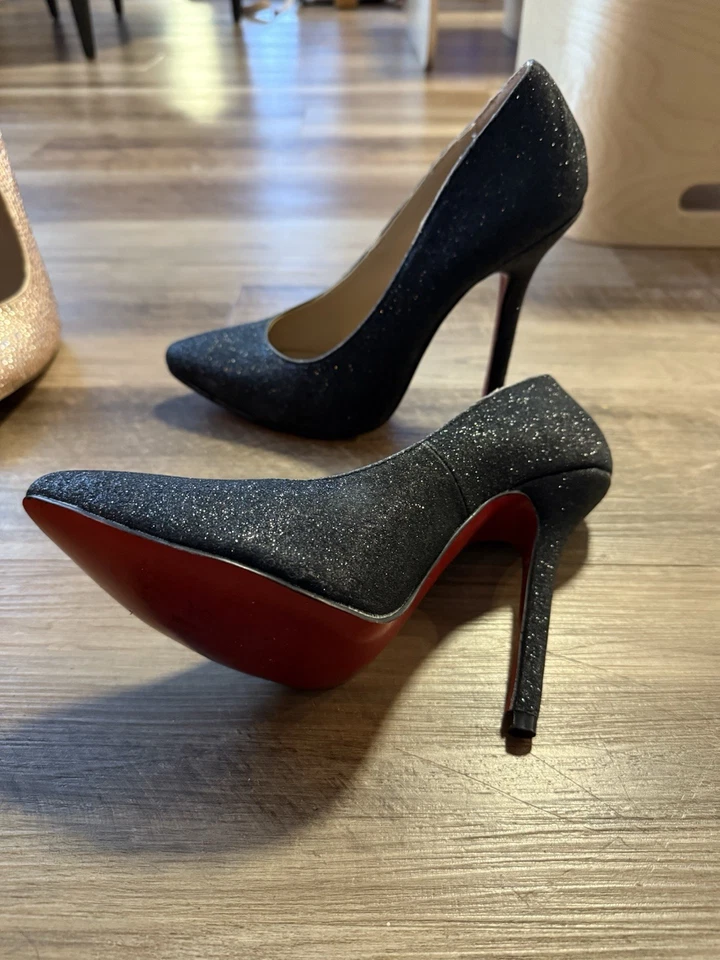 Tacones inferiores rojos negros brillantes Foto 4 de 4