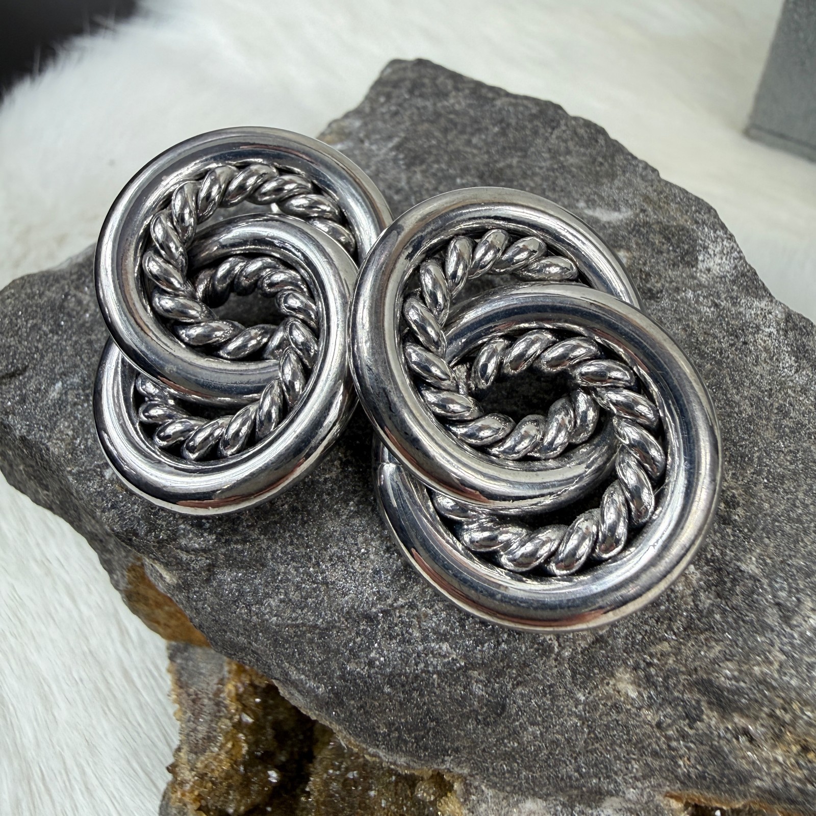 Vintage Interlocking Infinity Loops Silver Tone P… - image 2