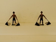 BRITAINS TOY SOLDIERS SET #163 BOY SCOUT SIGNALLERS WITH FLAGS ENGLAND