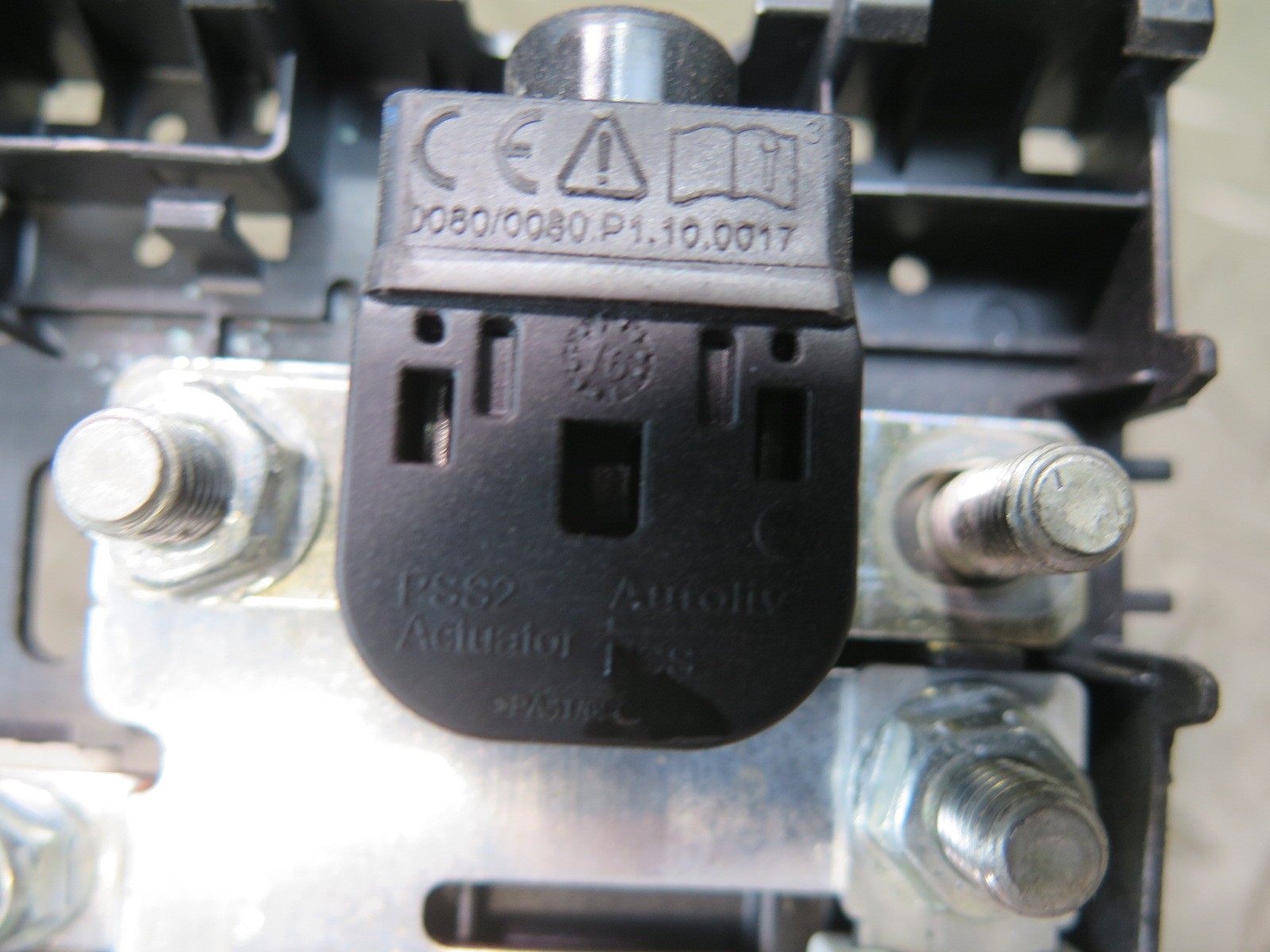 2017-2020 MASERATI LEVANTE M161 BATTERY POSITIVE TERMINAL JUNCTION FUSE BOX
