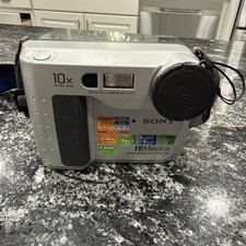 Sony Mavica MVC-FD75 Digital Camera 0.3MP 10x Zoom 3.5in Flash Floppy