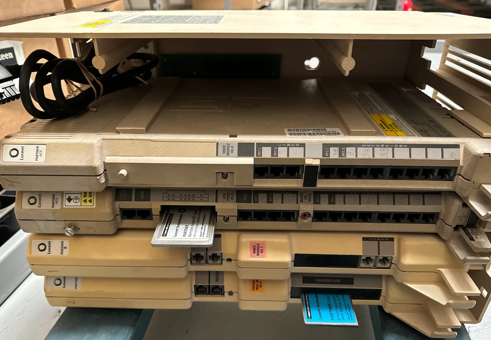 Бизнес-телефонная система LUCENT PARTNER модель 103H почта 400EC ACS 308EC - Изображение 2 из 4