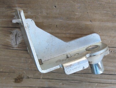Frigidaire Lower Right Hinge 241603703 5303918455
