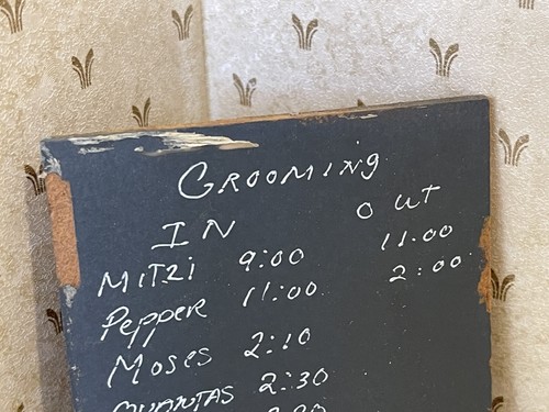 Dollhouse 1:12 scale Pet Groomer chalkboard Sign That Needs Trim - Picture 2 of 6