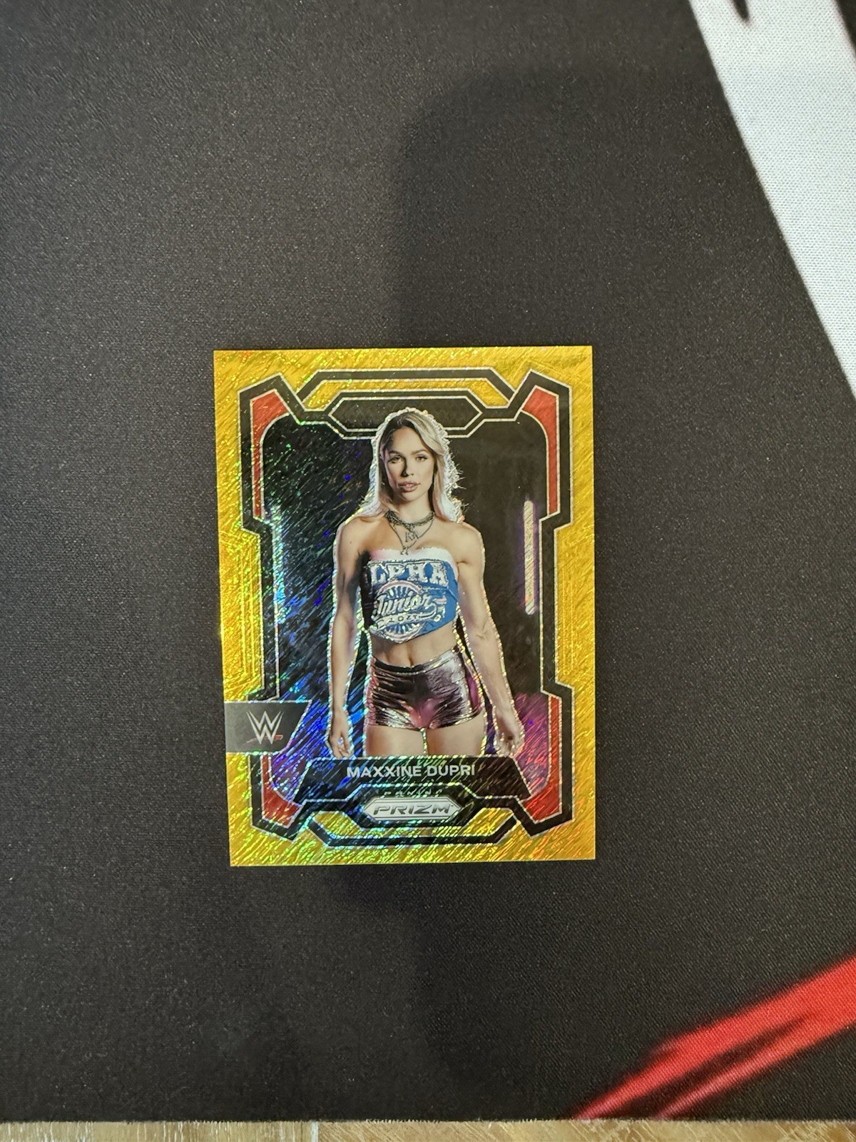 2024 Panini Prizm WWE Maxxine Dupri FOTL gold Shimmer /5, IC champ! Clean!
