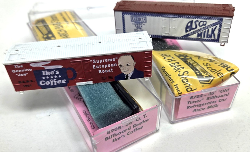 N-Scale Roundhouse Billboard Reefer Lot of 2- ASCO Milk, Ike's Coffee KITS - NEW