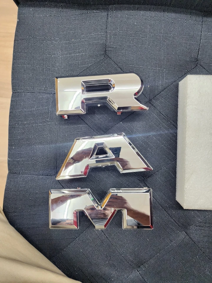 68311411 铬替换格栅字母适用于 10-18 道奇 Ram 1500 2500 3500 — 第 2/4 张图片