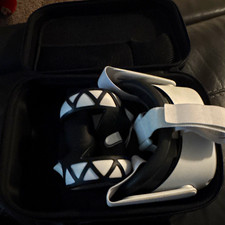 Meta Quest 2 Standalone VR Headset White 120H...