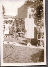 VINTAGE FLAPPER 1924-30 FLAPPERS GIRLS DRESS/LEGS/HAT FASHION MICHIGAN OLD PHOTO