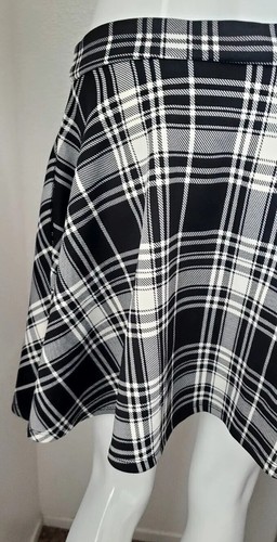 Hot Topic WHITE BLACK PLAID ZIP FRONT MINI SKIRT Plus Sz MD NWOT SUMMER - Picture 6 of 10