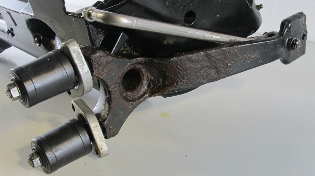 OEM 02-2011 DF140 140hp Suzuki Outboard Swivel Steering