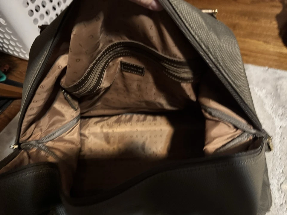 Liz Claiborne Luggage Wheel Travel Bag Carry On - Image 4 of 4