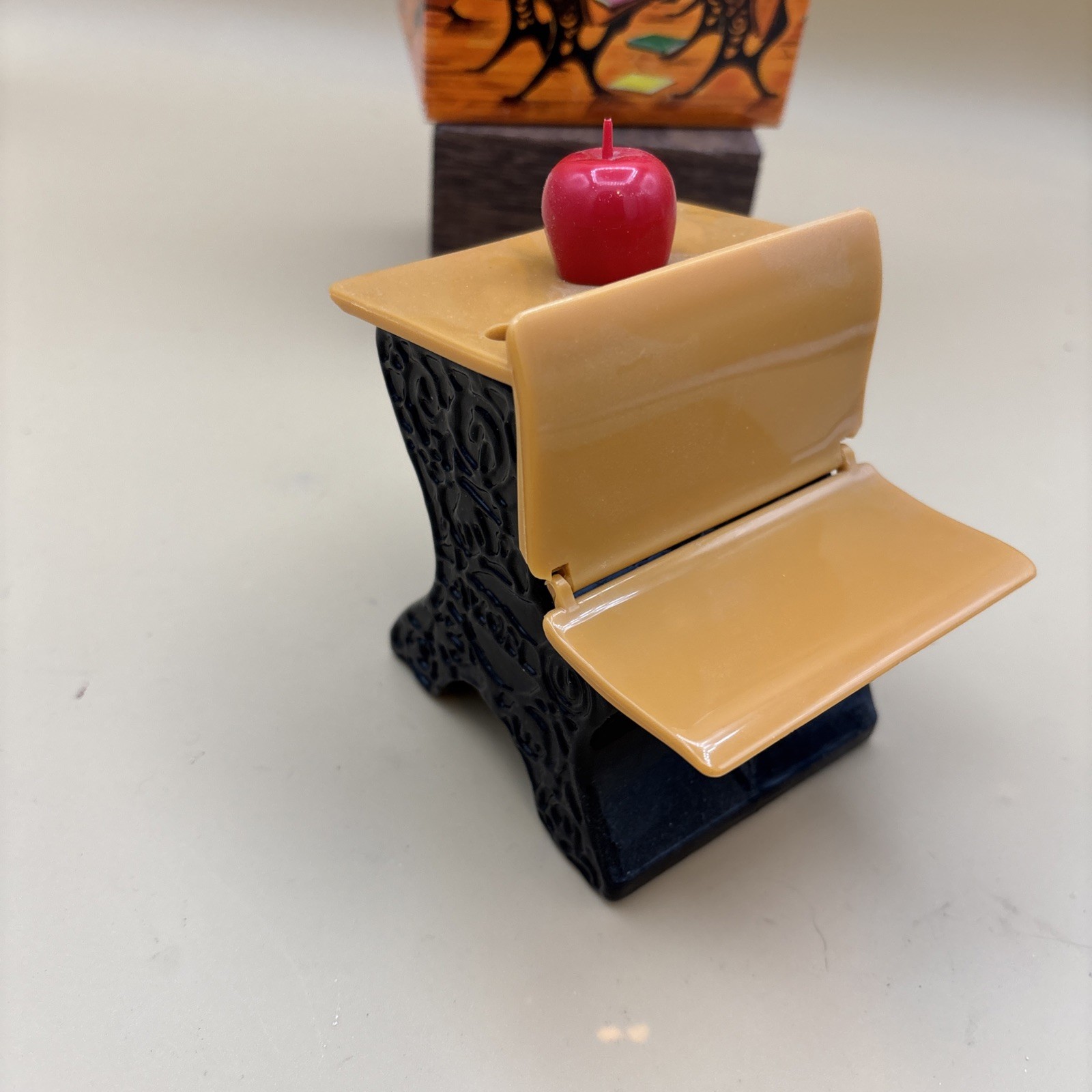 Picture 3 of 8