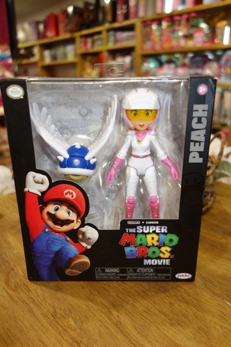 Nintendo The Super Mario Bros. Movie Peach Action Figure with Winged Blue Shell - Picture 6 of 7
