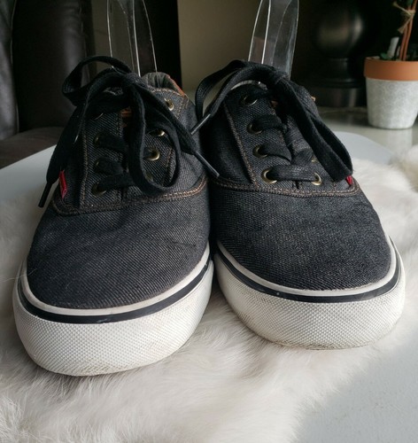Levi's \