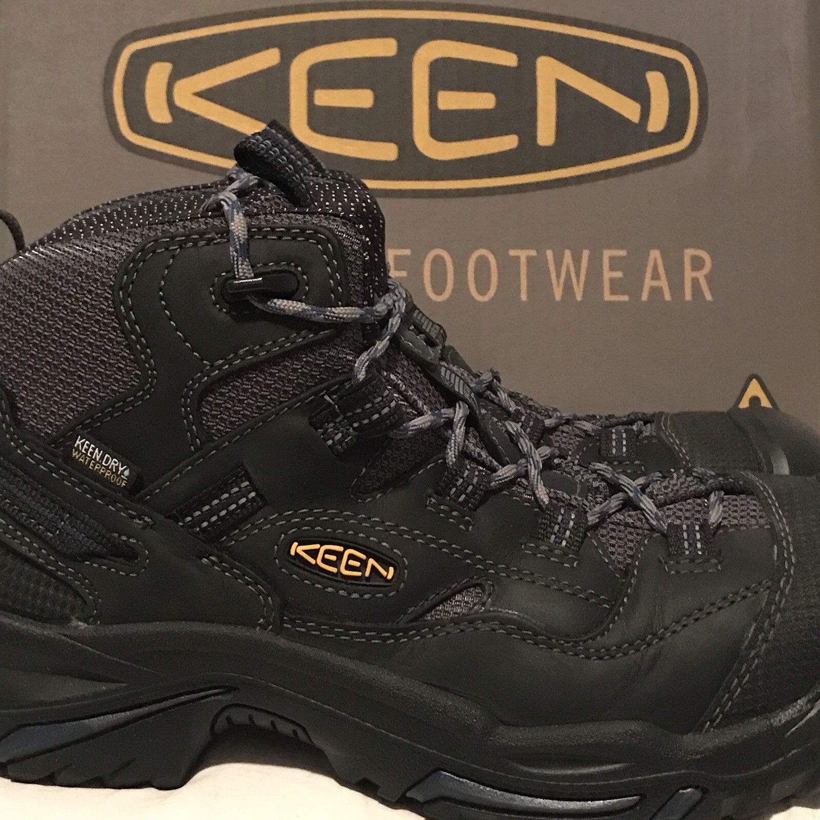 Stivali da lavoro NUOVI KEEN Utility da uomo taglia 9 5 LARGHI Braddock punta morbida WP 1014605 USA