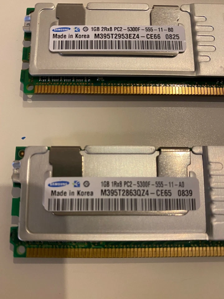 Memoria RAM 4 x SAMSUNG M395T2953EZ4-CE66 PC2-5300F-555-11-B0 RAM 1GB Server - Immagine 2 di 3