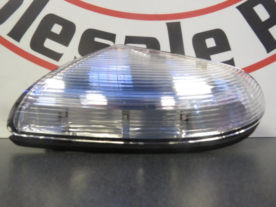 Lámpara de señal de giro LED doble Dodge Ram 1500 2500 NUEVA OEM MOPAR Foto 4 de 4