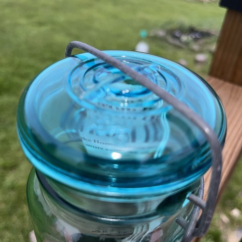 Vtg. 76 Bicentennial Ball Ideal blue mason jar with wire bail closure around lid - Picture 9 of 9