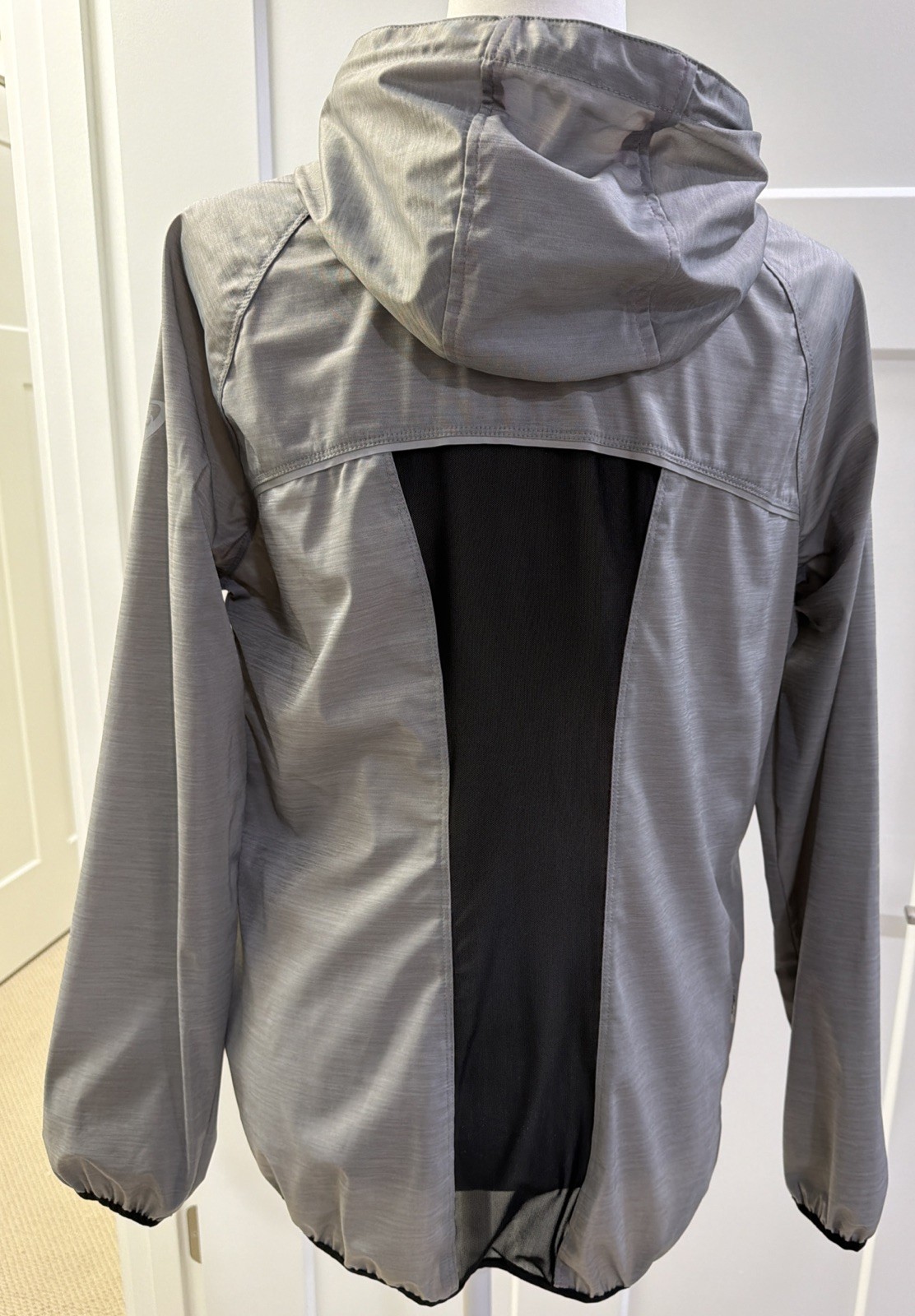 ASICS women’s Zip-up Hooded Running Windbreaker Jacket Water Resist Size L thumbnail 5