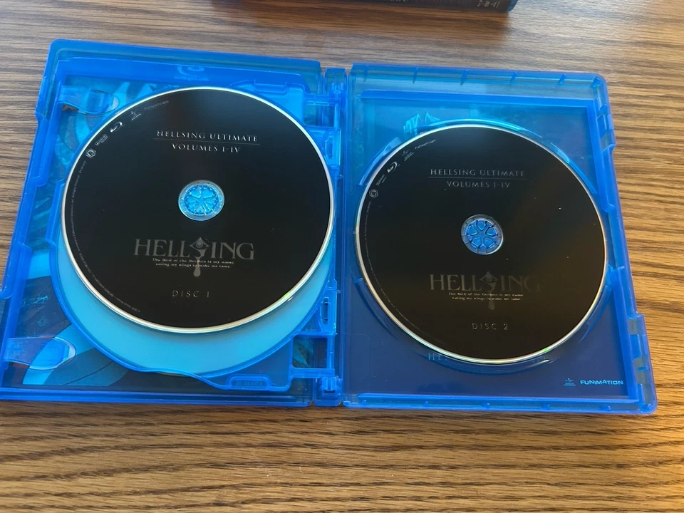Hellsing Ultimate - BluRay + DVD Combo ( Volumes 1-10 ) - Image 3 of 4