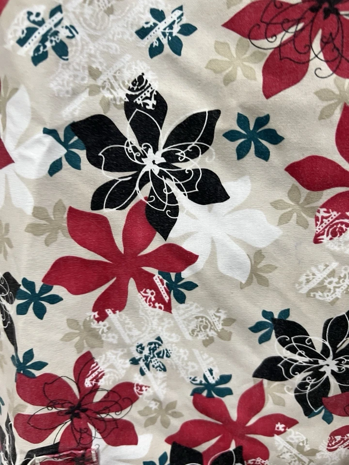 Blusa Médica Blusa Médica SB para Mujer XL Estampado Floral Cuello en V Dos Bolsillos Enfermera Médica Foto 2 de 4