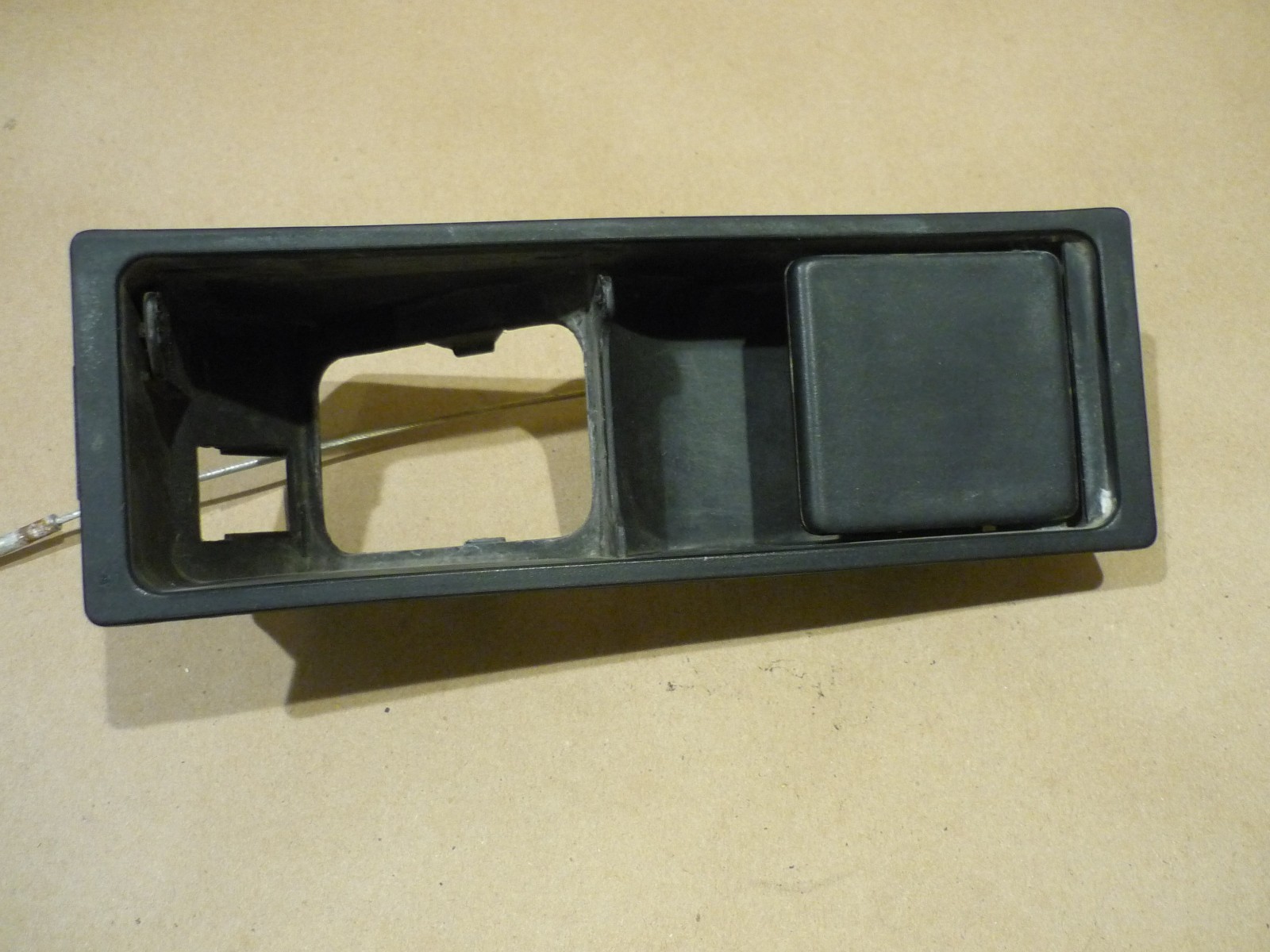 Ferrari Testarossa - RH Ashtray With Door Handle & Cable - P/N 61504900