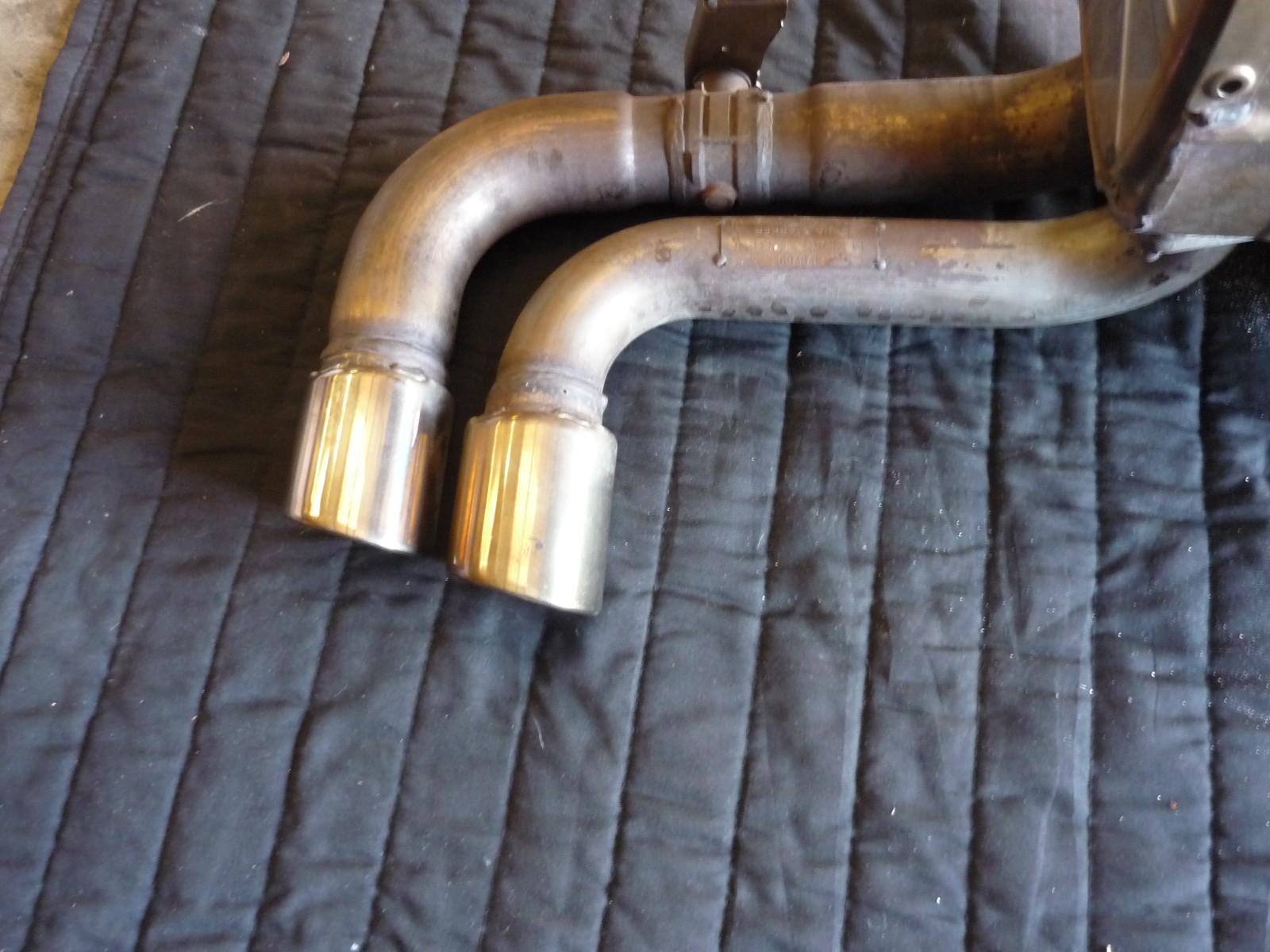 Ferrari 360 - Exhaust Muffler Complete With Outlet Pipes - P/N 174089