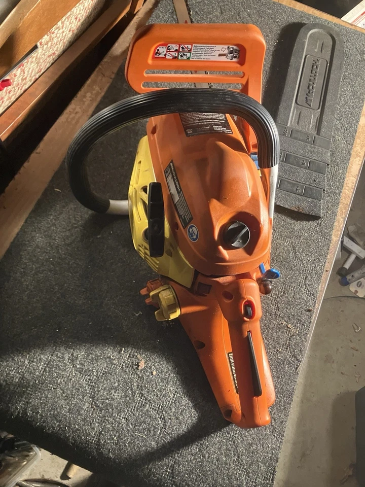 Motosierra McCulloch con barra Oregon Foto 3 de 4