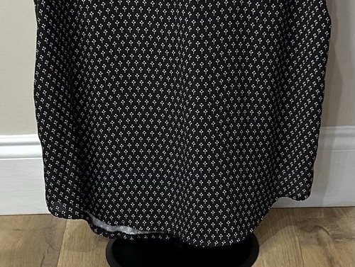 LOFT blusa donna senza maniche scollo a V pullover bianco e nero elasticizzato usato in ottime condizioni - Foto 3 di 7