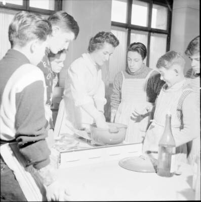 Peseux boys attending a cookery course 1958 Old Historic Photo 7