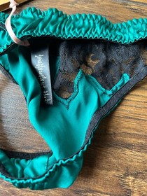 AGENT PROVOCATEUR &pound;39.99SOIREE NAYELI THONG GREEN BLACK SILK LACE AP2/Sm BNWT 