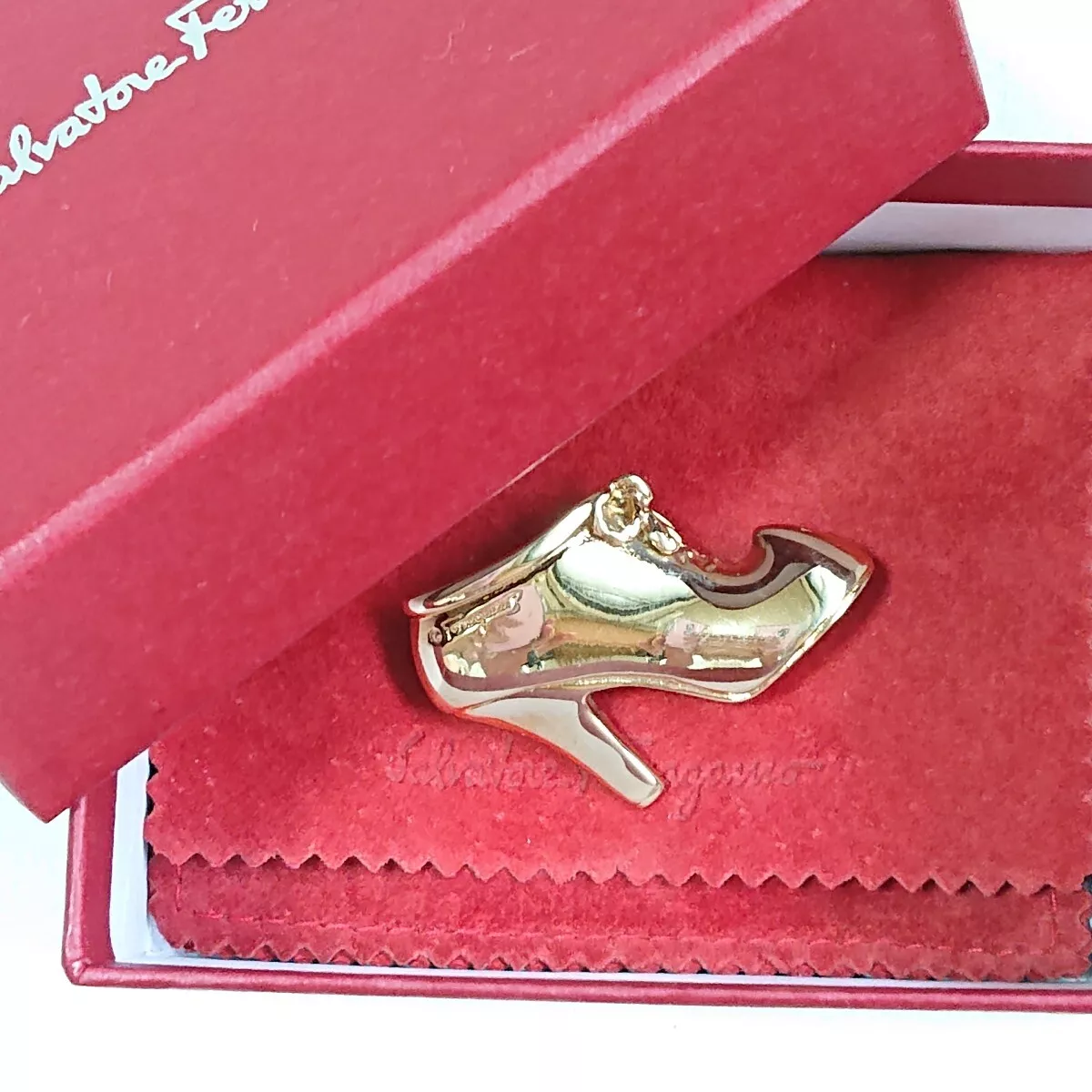 Salvatore Ferragamo Brooch high heel Shoe shape gold color metal vintage Italy