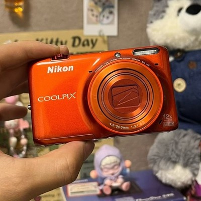 Nikon Coolpix S6500 16MP 12X Zoom Digitalkamera Komplett Schwarz/Rot/Weiß/Orange