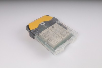 NEW PILZ  PNOZ s7.2 C 24VDC 4 n/o 1 n/c expand 751177 [24 MONTHS WARRANTY]