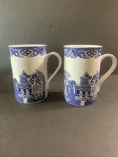Royal Cuthbertson Blue Willow 4.5" Tall Mugs Coffee Tea Set Of 2  10 OZ EUC