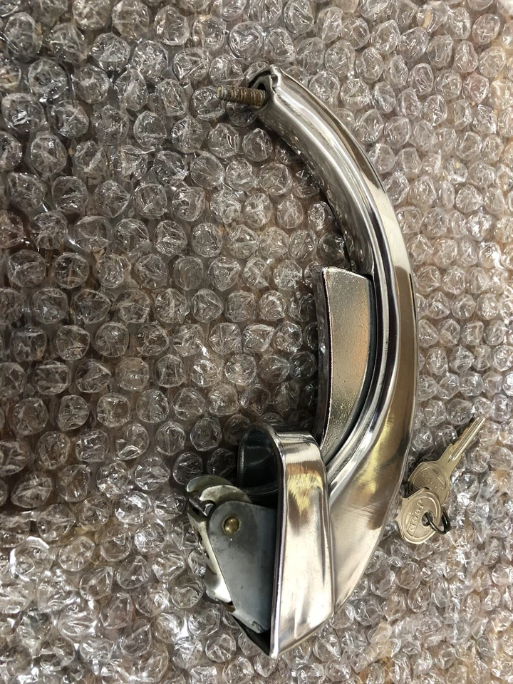 WILLYS JEEP WAGON CAMIÓN OEM MANIJA DE PUERTA DE BLOQUEO CON LLAVES NOS Foto 2 de 4