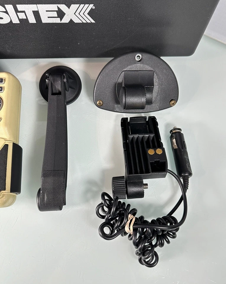 Si-Tex EZ-Chart GPS Chartplotter 5.5” Built In World Map w/ Case *Screen Burn* - Image 3 of 4