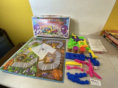 Grape Escape Parker Brothers Board Game Vintage 99S7
