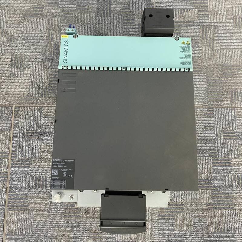 1PC USED 6SL3120-1TE32-0AA4 Siemens Single Motor Module DC